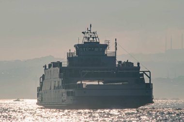 İstanbul, Türkiye-Haziran 10.2021.İstanbul, Avrupa ve Asya kıtaları arasındaki rüya şehir, tarihi, modern ve doğal güzellikleriyle. İstanbul 'dan sabah erken saatlerde şehir manzarası.