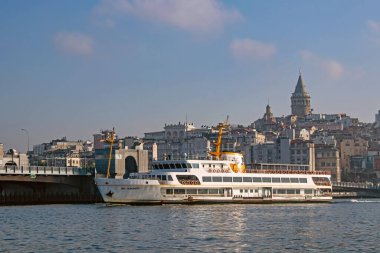 İstanbul, Türkiye-Haziran 10.2021.İstanbul, Avrupa ve Asya kıtaları arasındaki rüya şehir, tarihi, modern ve doğal güzellikleriyle. İstanbul 'dan sabah erken saatlerde şehir manzarası.