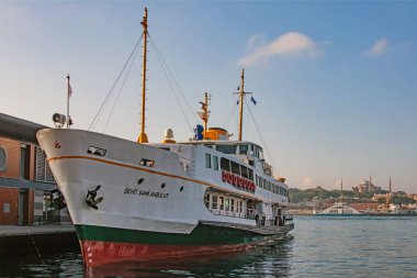 İstanbul, Türkiye-Haziran 10.2021.İstanbul, Avrupa ve Asya kıtaları arasındaki rüya şehir, tarihi, modern ve doğal güzellikleriyle. İstanbul 'dan sabah erken saatlerde şehir manzarası.