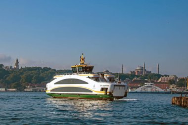 İstanbul, Türkiye-Haziran 10.2021.İstanbul, Avrupa ve Asya kıtaları arasındaki rüya şehir, tarihi, modern ve doğal güzellikleriyle. İstanbul 'dan sabah erken saatlerde şehir manzarası.