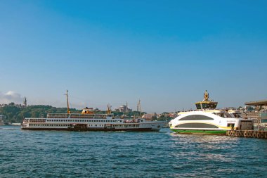 İstanbul, Türkiye-Haziran 10.2021.İstanbul, Avrupa ve Asya kıtaları arasındaki rüya şehir, tarihi, modern ve doğal güzellikleriyle. İstanbul 'dan sabah erken saatlerde şehir manzarası.