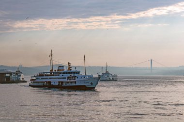 İstanbul, Türkiye-Haziran 10.2021.İstanbul, Avrupa ve Asya kıtaları arasındaki rüya şehir, tarihi, modern ve doğal güzellikleriyle. İstanbul 'dan sabah erken saatlerde şehir manzarası.