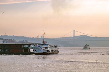 İstanbul, Türkiye-Haziran 10.2021.İstanbul, Avrupa ve Asya kıtaları arasındaki rüya şehir, tarihi, modern ve doğal güzellikleriyle. İstanbul 'dan sabah erken saatlerde şehir manzarası.
