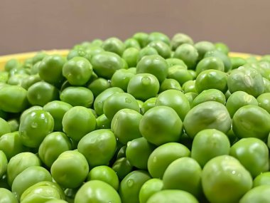 Bezelye tohumlarını pişirmeye hazır.