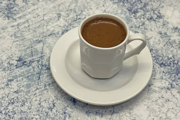 Caffè Turco Tradizionale Una Tazza Bianca — Foto Stock