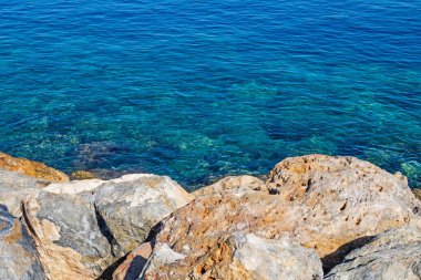 Yaz tatilini ve denizi seven turistler için Ege Denizi 'nin berrak ve mavi suları