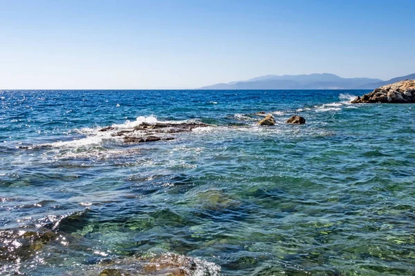 Klart Och Blått Vatten Egeiska Havet För Turister Som Älskar — Stockfoto