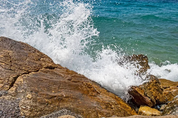 Aguas Claras Azules Del Mar Egeo Para Los Turistas Que —  Fotos de Stock