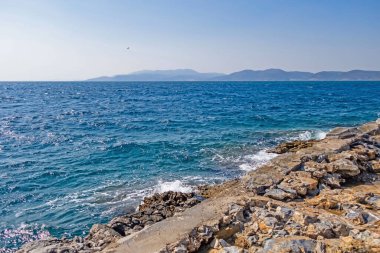 Yaz tatilini ve denizi seven turistler için Ege Denizi 'nin berrak ve mavi suları
