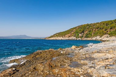 Yaz tatilini ve denizi seven turistler için Ege Denizi 'nin berrak ve mavi suları