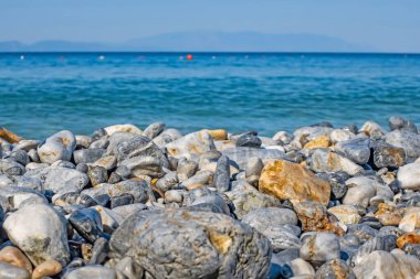 Yaz tatilini ve denizi seven turistler için Ege Denizi 'nin berrak ve mavi suları