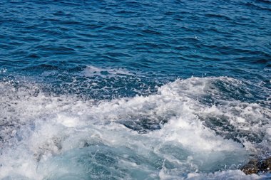 Yaz tatilini ve denizi seven turistler için Ege Denizi 'nin berrak ve mavi suları