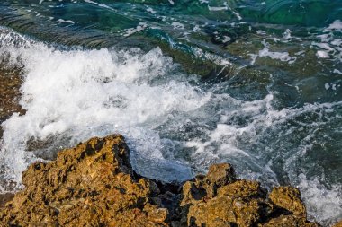 Yaz tatilini ve denizi seven turistler için Ege Denizi 'nin berrak ve mavi suları