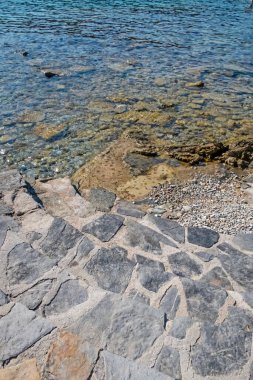 Yaz tatilini ve denizi seven turistler için Ege Denizi 'nin berrak ve mavi suları