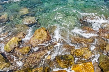 Yaz tatilini ve denizi seven turistler için Ege Denizi 'nin berrak ve mavi suları