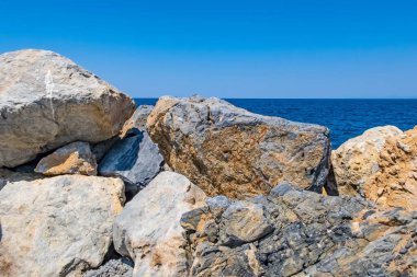 Yaz tatilini ve denizi seven turistler için Ege Denizi 'nin berrak ve mavi suları