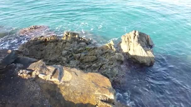 Aguas Claras Azules Del Mar Egeo Para Los Turistas Que — Vídeos de Stock