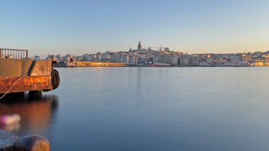  Rüya şehri İstanbul 'da. Sabah erken saatlerde İstanbul 'dan manzara ve şehir manzarası
