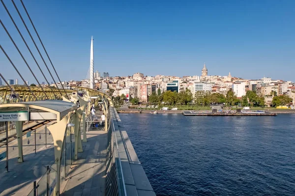 Halic Istanbul Turkey August 2021 Metro Bridge Golden Horn Cityscape — Stock Photo, Image