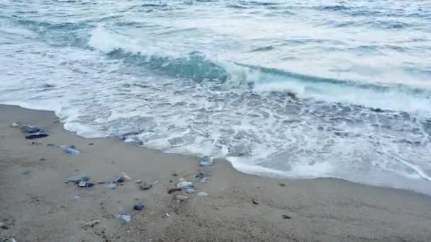Καθαρά Και Καταγάλανα Νερά Της Αιγαιακής Θάλασσας Για Τους Τουρίστες — Αρχείο Βίντεο