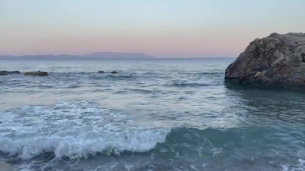 Eaux Claires Bleues Mer Égée Pour Les Touristes Qui Aiment — Video