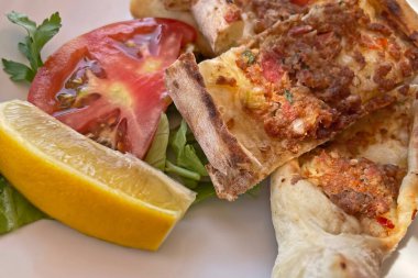 Geleneksel Türk yemeği yemeye hazır mısın lahmacun?