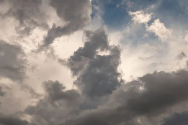 Kék Erős Esőfelhők Háttérben — Stock Fotó
