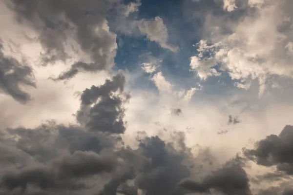 Ciel Bleu Nuages Pluie Abondante Pour Fond — Photo