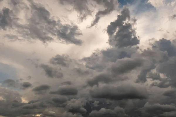 Ciel Bleu Nuages Pluie Abondante Pour Fond — Photo