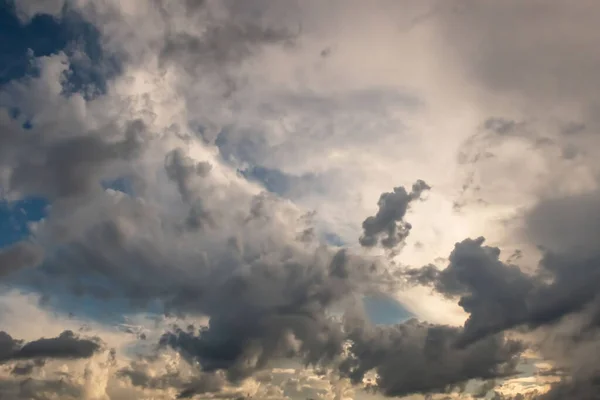 Niebieskie Niebo Ciężkie Chmury Deszczowe Tle — Zdjęcie stockowe