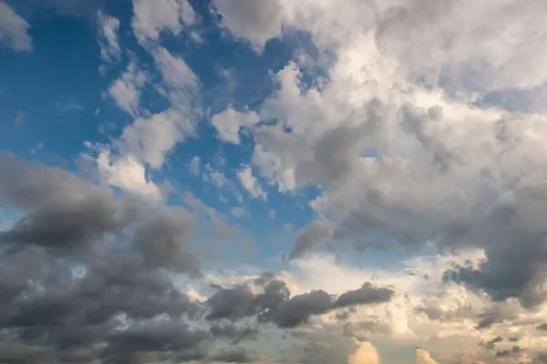 Ciel Bleu Nuages Pluie Abondante Pour Fond — Photo