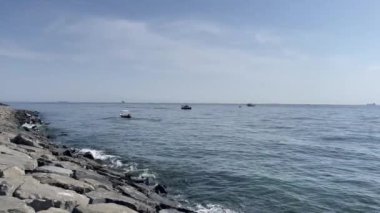 Florya, İstanbul, Türkiye-Eylül 18.2021.Marmara Deniz manzarası ve İstanbul 'un Florya kıyılarından gelen tekneler.