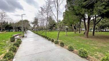 Atakoy, İstanbul, Türkiye. 27 Şubat 2026.Ramazan Yesil Parkı, Atakoy, İstanbul.İstanbul 'un Atakoy ilçesinde yürüyüş yolları, çocuk oyun alanları ve yeşil kentsel alanların yer aldığı modern bir halk parkı..