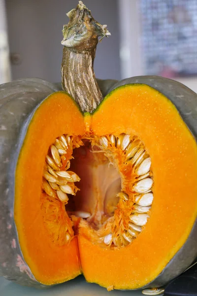 Fördelarna Med Färsk Apelsinfärgad Pumpa Människors Hälsa Och Fördelarna Med — Stockfoto