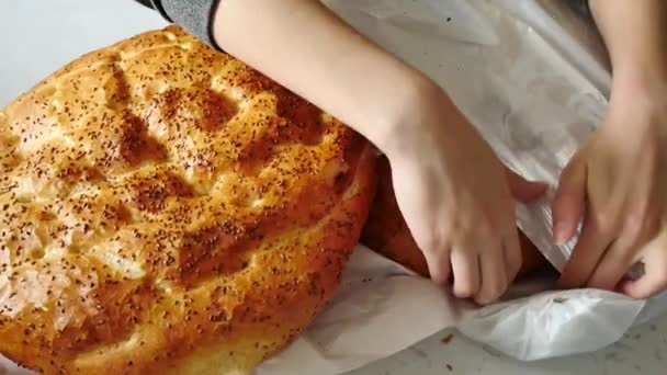 Ramadán Pita Con Sésamo Fresco Caliente Pita Turca Fresca — Vídeo de stock