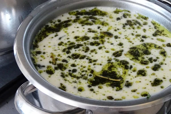 Турецкий Суп Плато Суп Натянутого Йогурта Йогуртовый Суп Мяты — стоковое фото