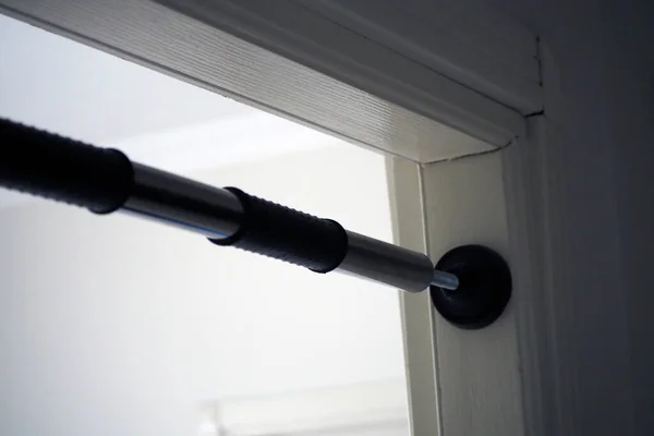 pull-up bar installed between the door, pull-up bar attached to the door,