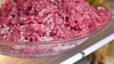 kıyma, buzdolabında taze öğütülmüş.,