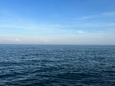 Mavi gökyüzü ve deniz