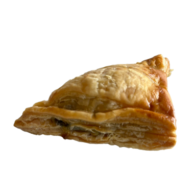  Beyaz üzerine izole edilmiş ton balıklı turta