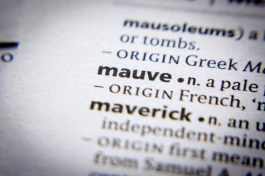 Sözlükte bir sözcük ya da cümle leylak rengi