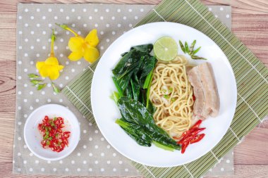 Kızarmış Japon şehriye 