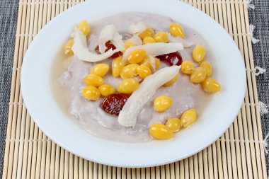 Neal ginkgo tatlı püresi taro olarak, hindistan cevizi sütü nde ginkgo şal yapışkan pirinç Çin maymun elma tepesinde, hindistan cevizi rulo ve tatlı krema olarak Çince Sebze festivali için tatlı 