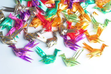 Dağınıklık yaparak bağışlamak için renkli kuş el işi ribbin, Sikke serpme, Renkli Dağınıklık.