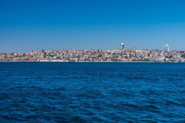 İstanbul, İstanbul, Türkiye, İstanbul, İstanbul, İstanbul, İstanbul, İstanbul, İstanbul, İstanbul, İstanbul 'un Anadolu kıyısında, Avrupa kıyısında birçok binanın bulunduğu İstanbul Boğazı' nın güzel manzarası. 