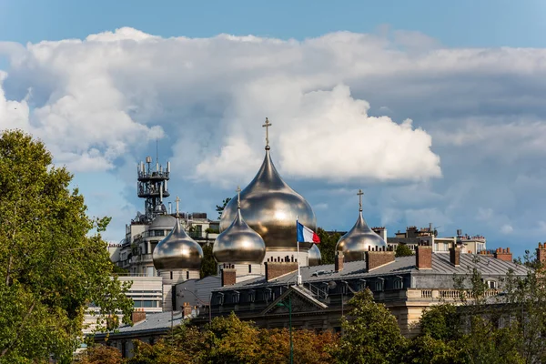 Catedral Ortodoxa Santíssima Trindade Russa Com Suas Cúpulas Prata Centro — Fotografia de Stock