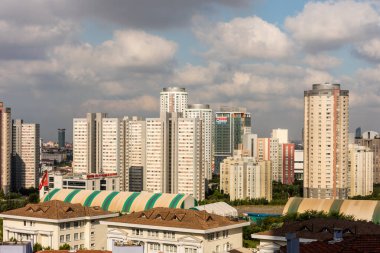 İstanbul 'un Atasehir' deki Asya tarafında yer alan modern ufuk çizgileri, İstanbul, Türkiye 'nin Asya yakasında yer almaktadır..