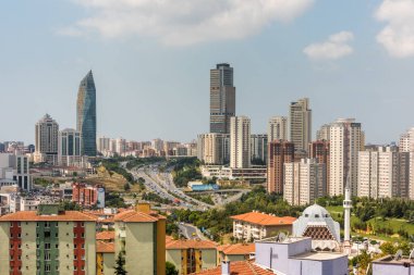 İstanbul 'un Atasehir' deki Asya tarafında yer alan modern ufuk çizgileri, İstanbul, Türkiye 'nin Asya yakasında yer almaktadır..