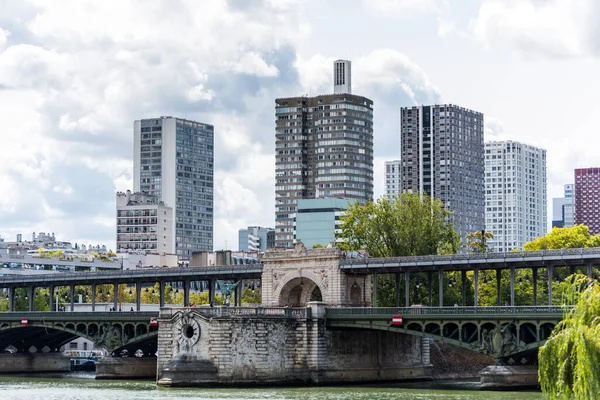 Beutiful Modern Skylines Buildings Bank Seine River Paris France — Stock Photo, Image