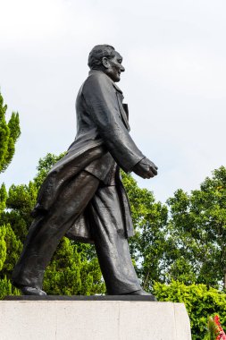 Shenzhen 'in Lianhuashan Parkı' ndaki Bay Deng Xiaoping 'in heykeli, Çin' in reform ve açılışının baş tasarımcısı..